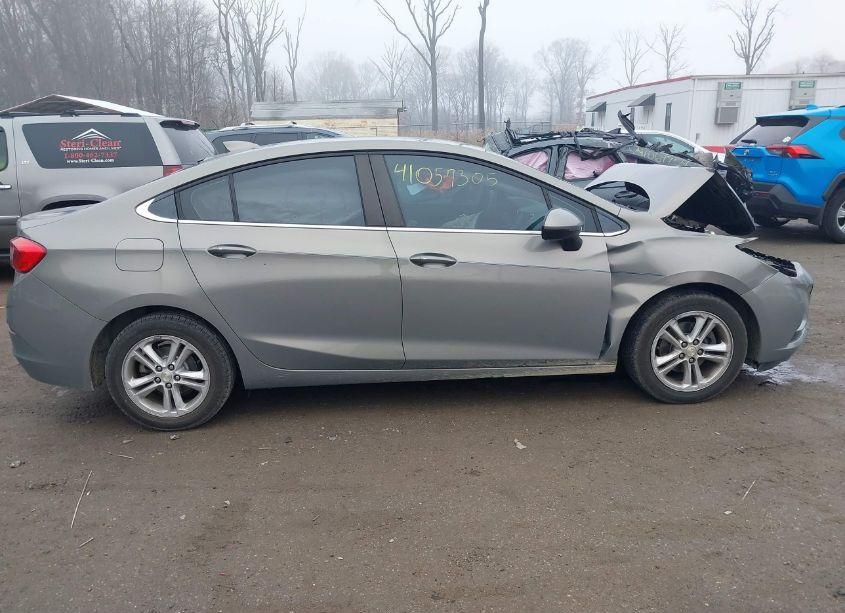 Photo 13 of 2017 Chevrolet Cruze LT AUTO (VIN 1G1BE5SM5H7271817)