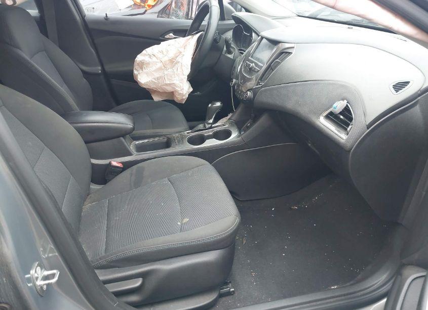 Photo 5 of 2017 Chevrolet Cruze LT AUTO (VIN 1G1BE5SM5H7271817)