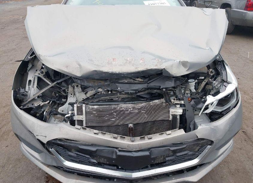 Photo 6 of 2017 Chevrolet Cruze LT AUTO (VIN 1G1BE5SM5H7271817)