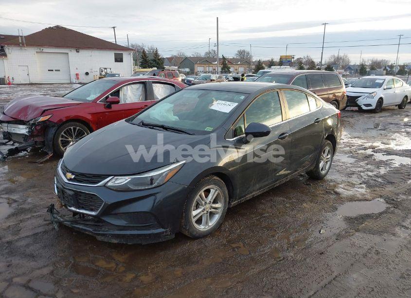 Photo 2 of 2018 Chevrolet Cruze LT AUTO (VIN 1G1BE5SM5J7118540)