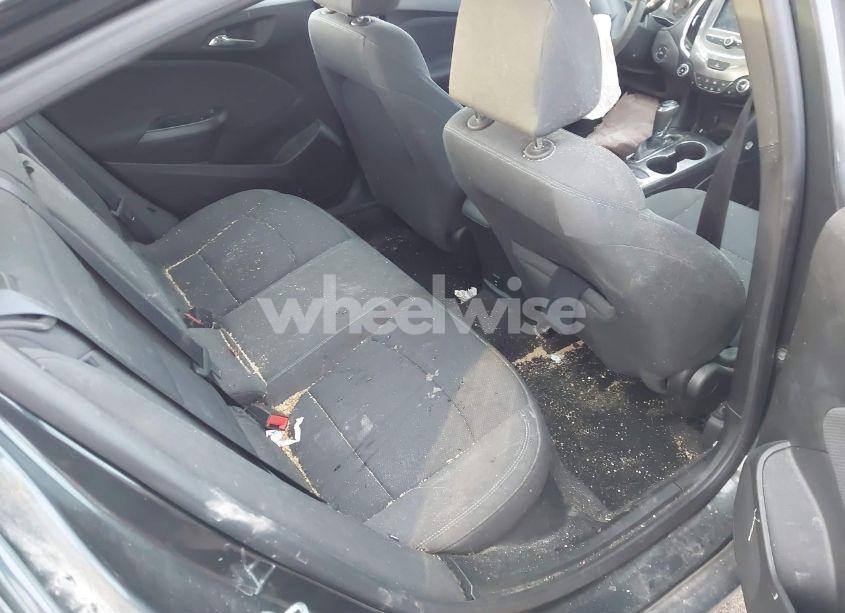 Photo 8 of 2018 Chevrolet Cruze LT AUTO (VIN 1G1BE5SM5J7118540)