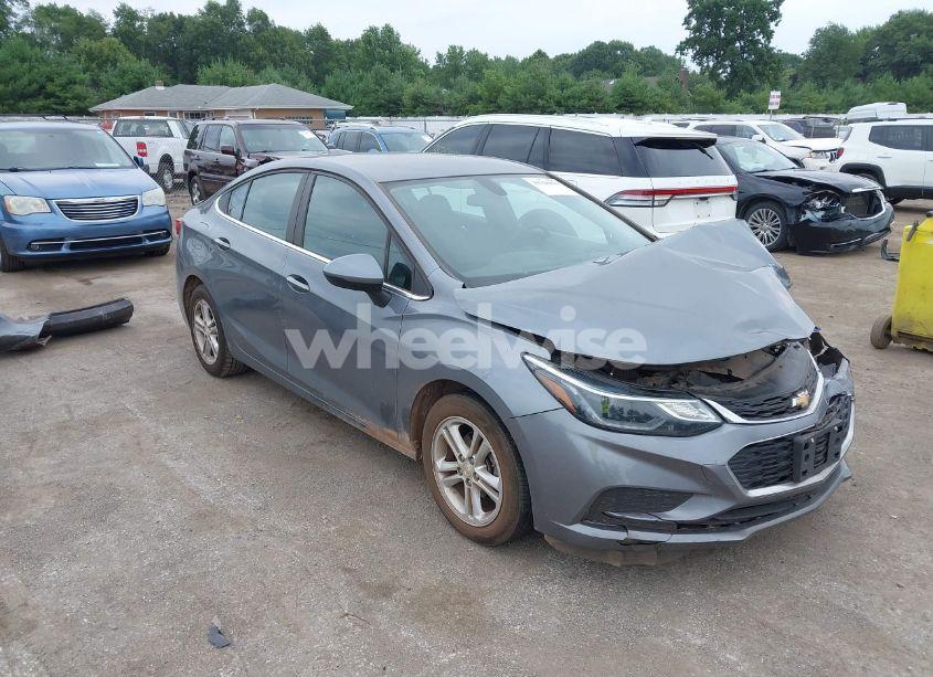 2018 Chevrolet Cruze LT AUTO (VIN 1G1BE5SM5J7119669) main photo