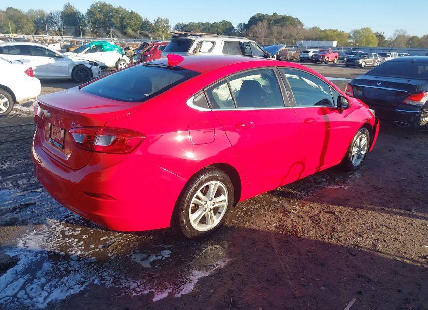 Photo 4 of 2018 Chevrolet Cruze LT AUTO (VIN 1G1BE5SM5J7137654)