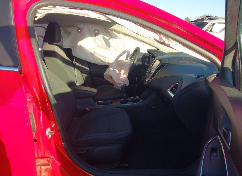 Photo 5 of 2018 Chevrolet Cruze LT AUTO (VIN 1G1BE5SM5J7137654)