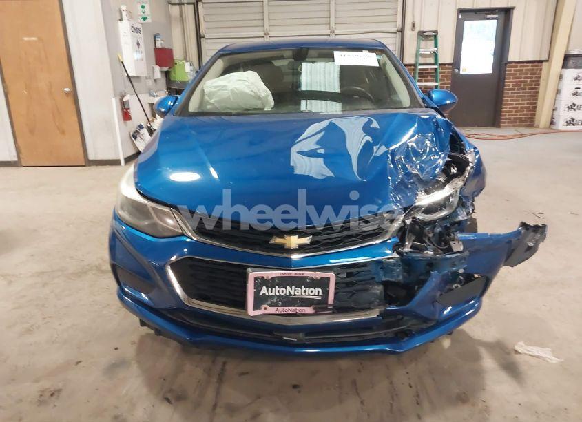 Photo 12 of 2018 Chevrolet Cruze LT AUTO (VIN 1G1BE5SM5J7139064)