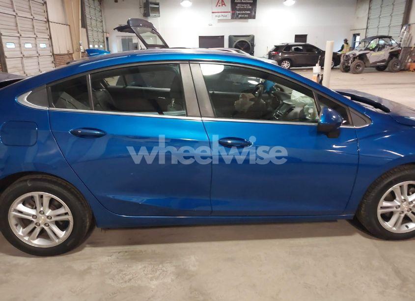 Photo 13 of 2018 Chevrolet Cruze LT AUTO (VIN 1G1BE5SM5J7139064)