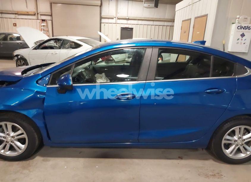 Photo 14 of 2018 Chevrolet Cruze LT AUTO (VIN 1G1BE5SM5J7139064)
