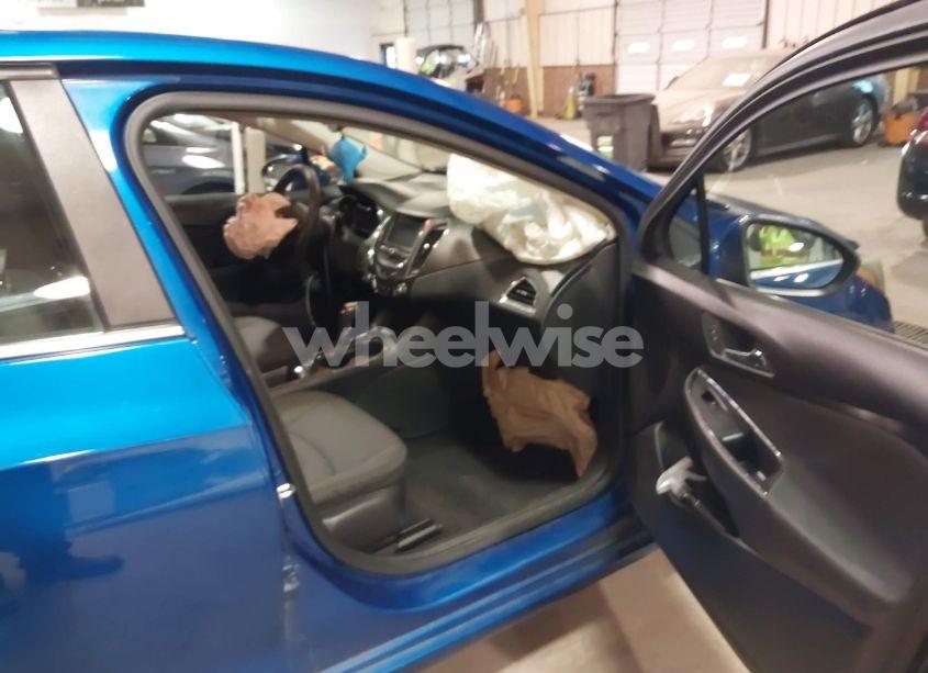 Photo 5 of 2018 Chevrolet Cruze LT AUTO (VIN 1G1BE5SM5J7139064)