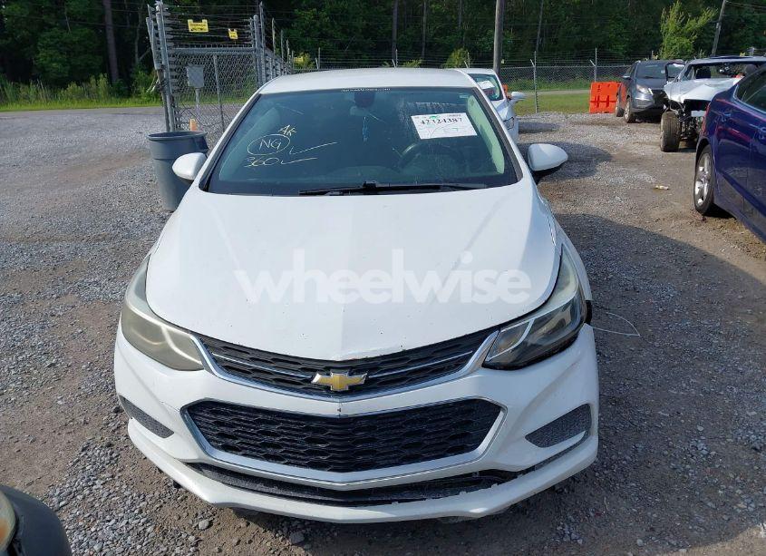 Photo 12 of 2018 Chevrolet Cruze LT AUTO (VIN 1G1BE5SM5J7141333)