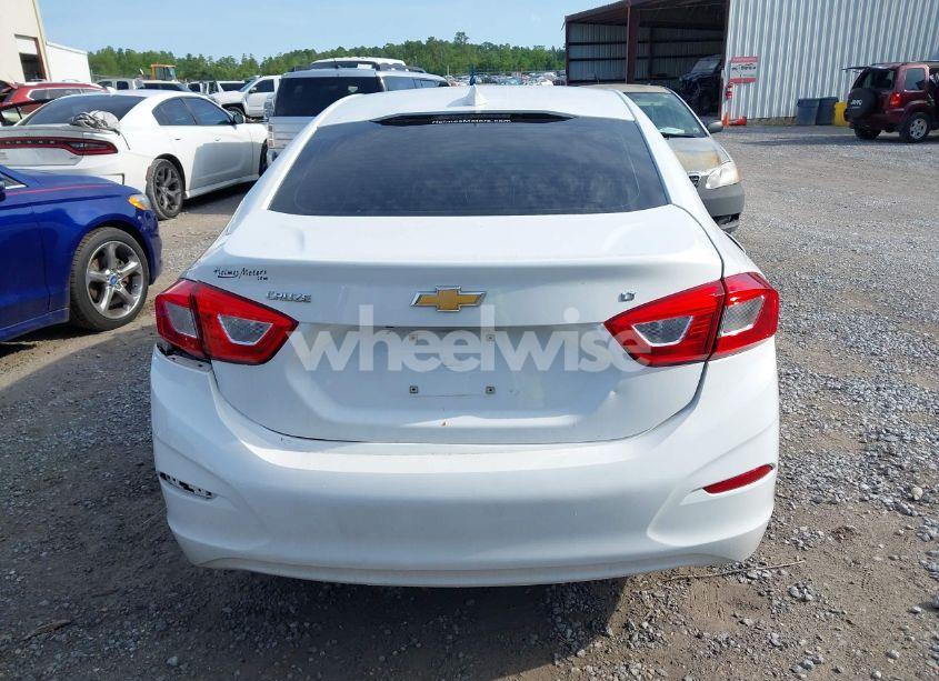 Photo 16 of 2018 Chevrolet Cruze LT AUTO (VIN 1G1BE5SM5J7141333)