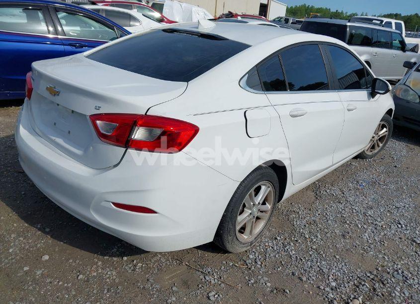 Photo 4 of 2018 Chevrolet Cruze LT AUTO (VIN 1G1BE5SM5J7141333)