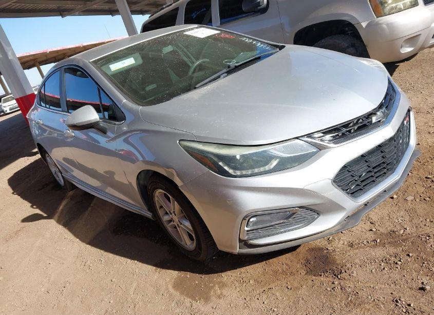 2018 Chevrolet Cruze LT AUTO (VIN 1G1BE5SM5J7149075) main photo