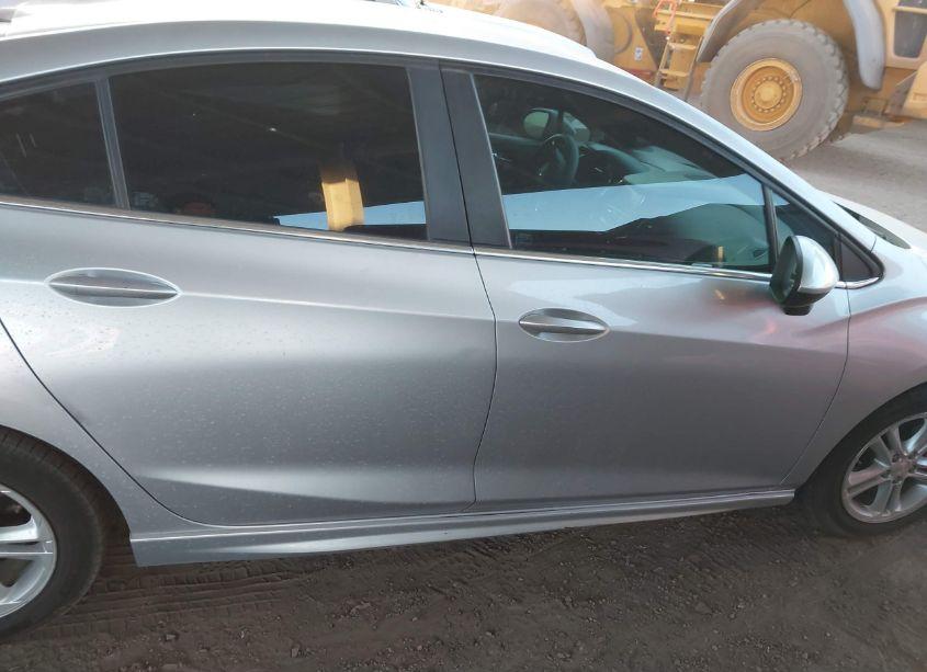 Photo 13 of 2018 Chevrolet Cruze LT AUTO (VIN 1G1BE5SM5J7149075)