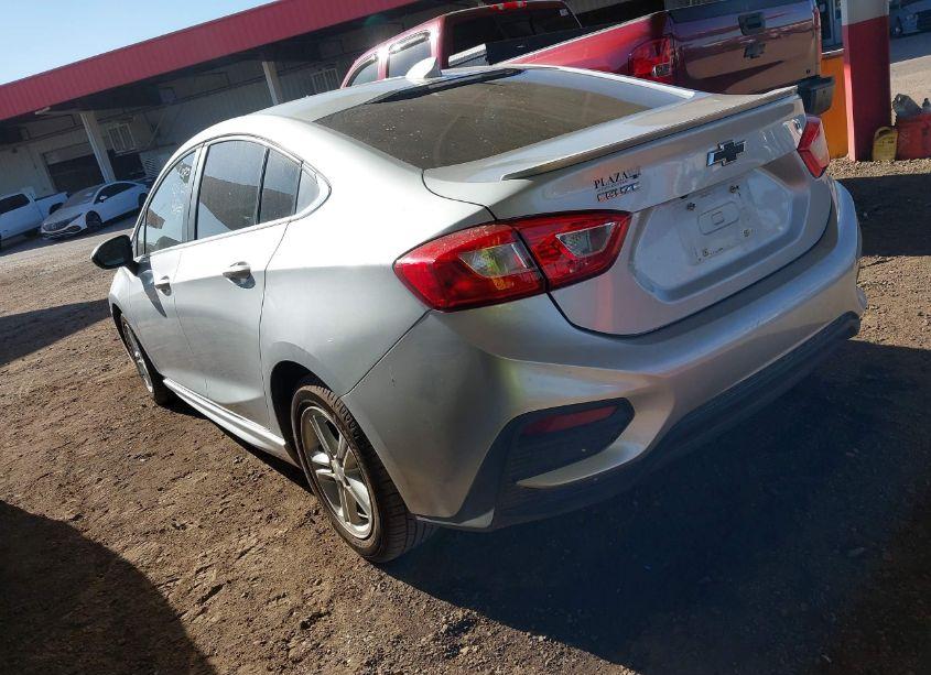 Photo 3 of 2018 Chevrolet Cruze LT AUTO (VIN 1G1BE5SM5J7149075)