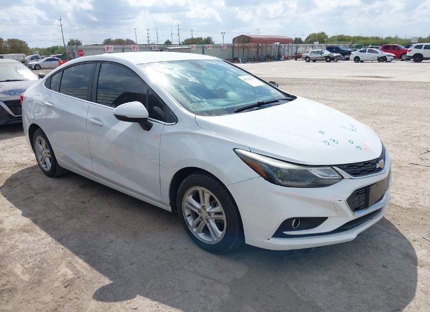 2018 Chevrolet Cruze LT AUTO (VIN 1G1BE5SM5J7167365) main photo