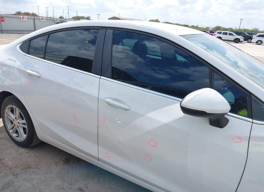 Photo 13 of 2018 Chevrolet Cruze LT AUTO (VIN 1G1BE5SM5J7167365)