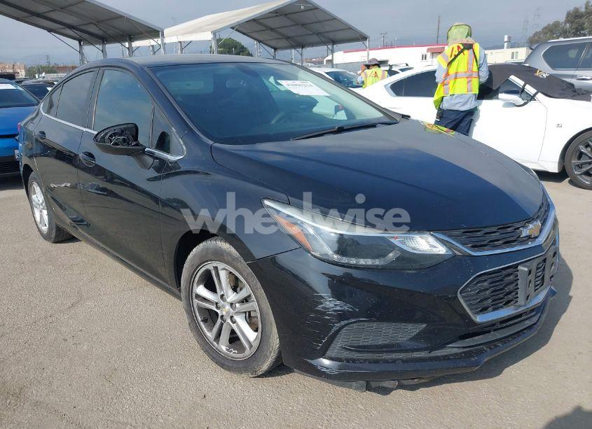 2018 Chevrolet Cruze LT AUTO (VIN 1G1BE5SM5J7178141) main photo
