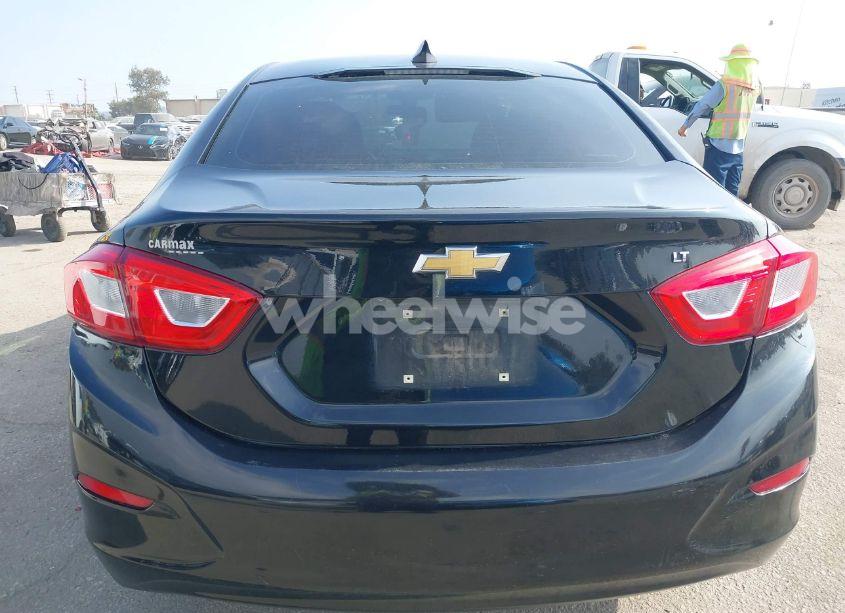 Photo 16 of 2018 Chevrolet Cruze LT AUTO (VIN 1G1BE5SM5J7178141)