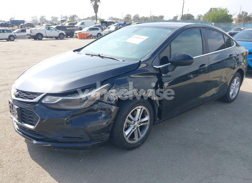 Photo 2 of 2018 Chevrolet Cruze LT AUTO (VIN 1G1BE5SM5J7178141)