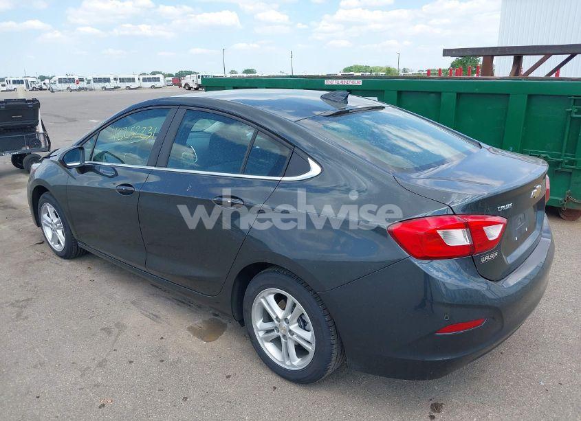 Photo 3 of 2018 Chevrolet Cruze LT AUTO (VIN 1G1BE5SM5J7181573)