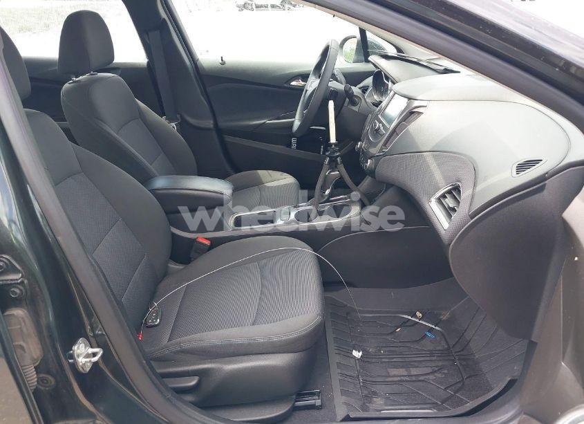 Photo 5 of 2018 Chevrolet Cruze LT AUTO (VIN 1G1BE5SM5J7181573)