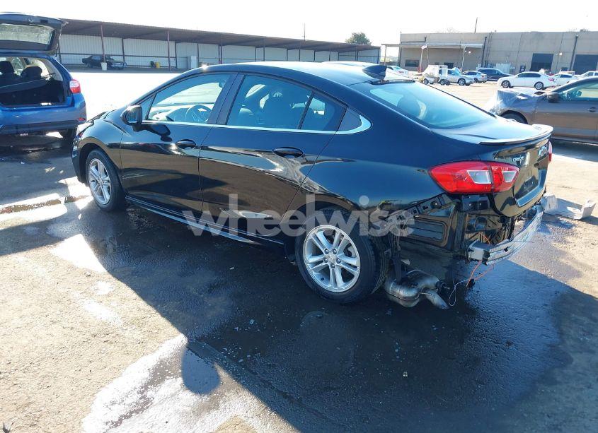 Photo 3 of 2018 Chevrolet Cruze LT AUTO (VIN 1G1BE5SM5J7213812)