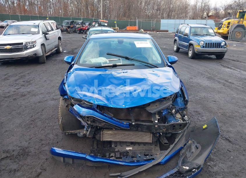Photo 11 of 2018 Chevrolet Cruze LT AUTO (VIN 1G1BE5SM5J7215866)