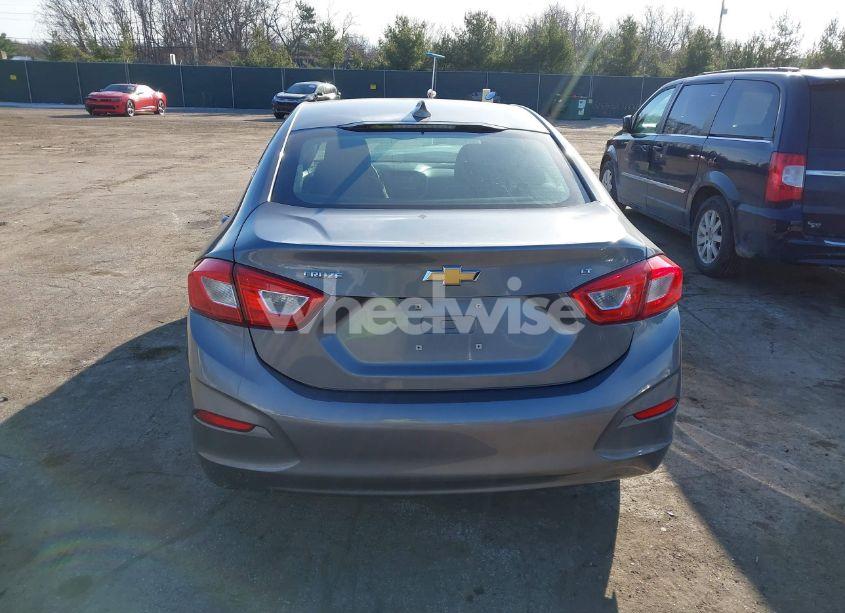 Photo 17 of 2018 Chevrolet Cruze LT AUTO (VIN 1G1BE5SM5J7230285)