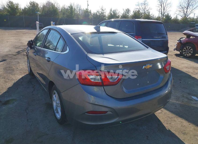 Photo 3 of 2018 Chevrolet Cruze LT AUTO (VIN 1G1BE5SM5J7230285)