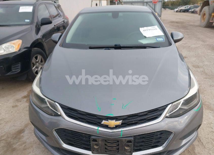 Photo 12 of 2018 Chevrolet Cruze LT AUTO (VIN 1G1BE5SM5J7231341)