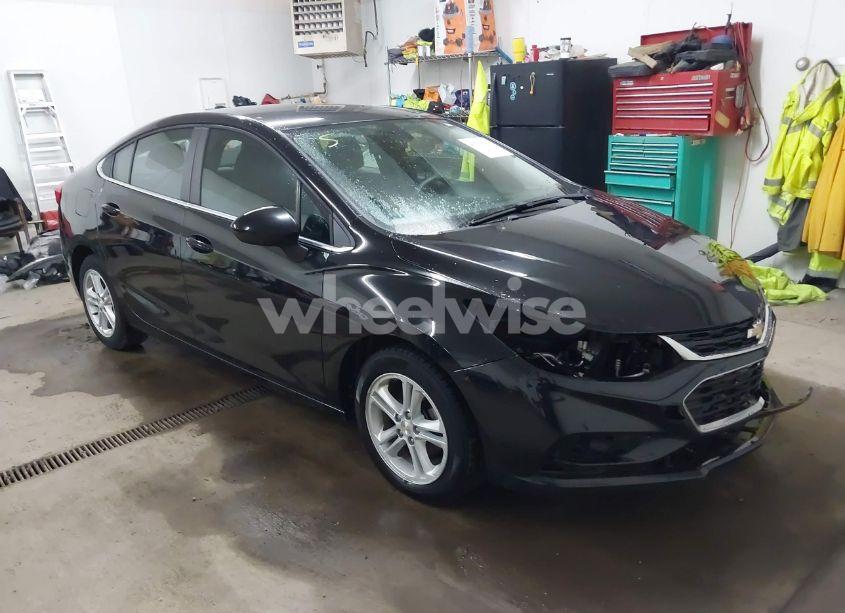 2018 Chevrolet Cruze LT AUTO (VIN 1G1BE5SM5J7232649) main photo