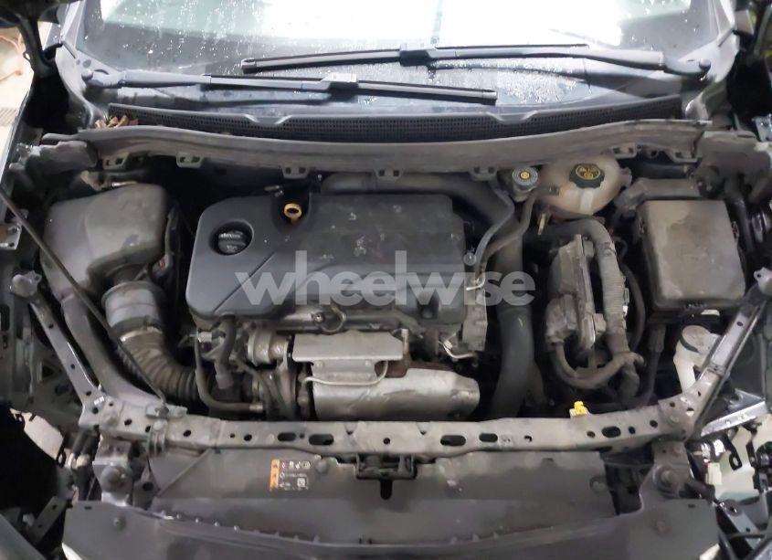 Photo 10 of 2018 Chevrolet Cruze LT AUTO (VIN 1G1BE5SM5J7232649)