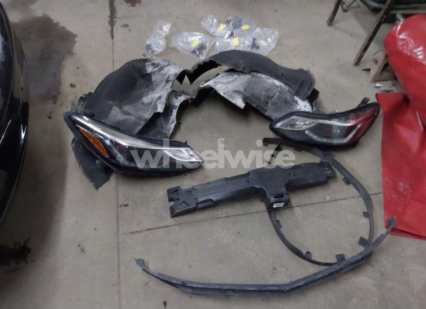 Photo 12 of 2018 Chevrolet Cruze LT AUTO (VIN 1G1BE5SM5J7232649)