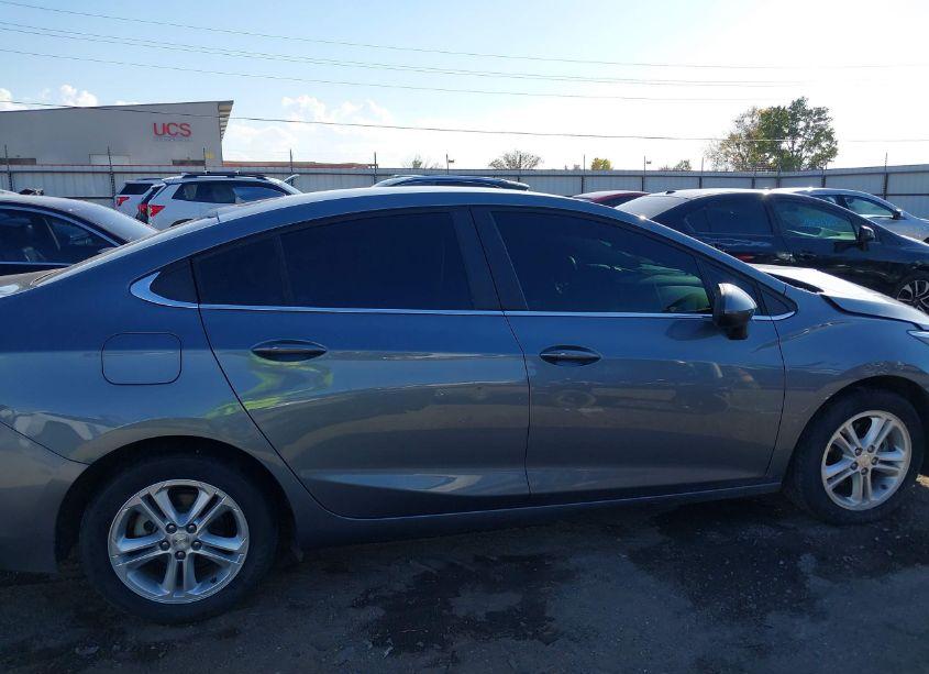 Photo 13 of 2018 Chevrolet Cruze LT AUTO (VIN 1G1BE5SM5J7236197)