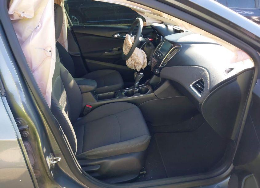 Photo 5 of 2018 Chevrolet Cruze LT AUTO (VIN 1G1BE5SM5J7236197)