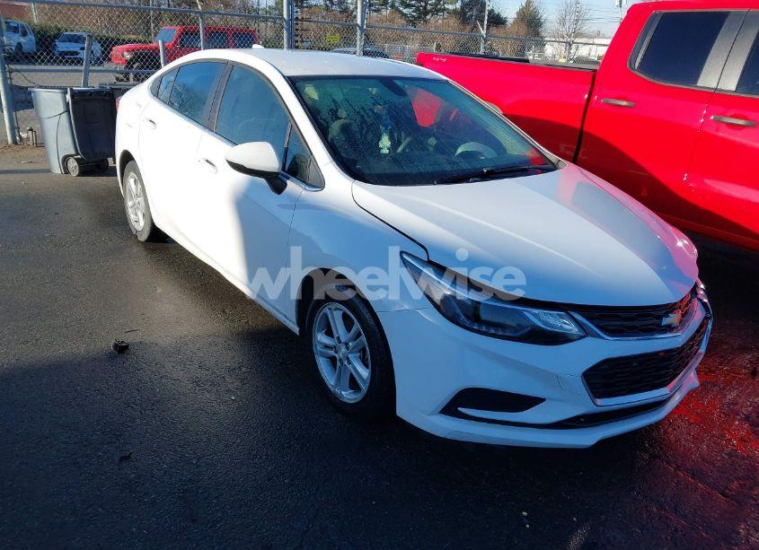 2018 Chevrolet Cruze LT AUTO (VIN 1G1BE5SM5J7243263) main photo