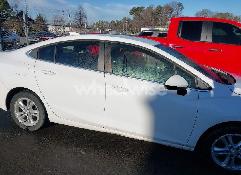Photo 13 of 2018 Chevrolet Cruze LT AUTO (VIN 1G1BE5SM5J7243263)