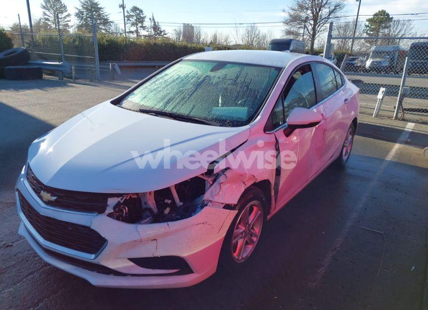 Photo 2 of 2018 Chevrolet Cruze LT AUTO (VIN 1G1BE5SM5J7243263)