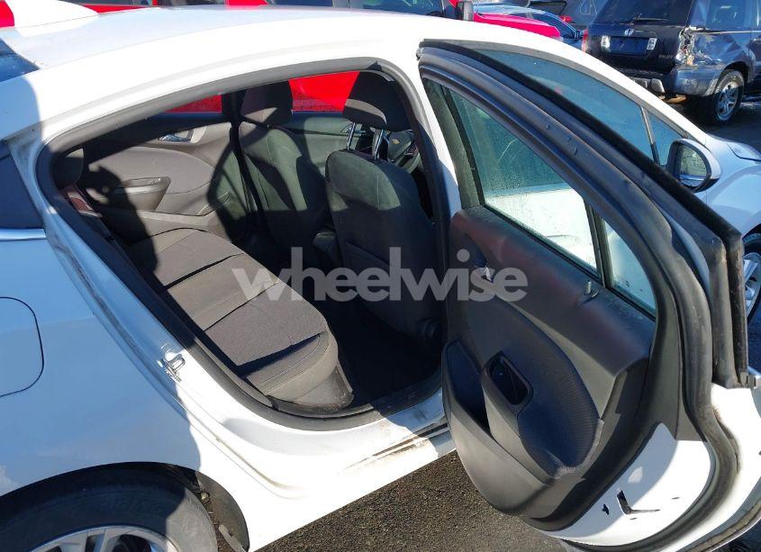 Photo 8 of 2018 Chevrolet Cruze LT AUTO (VIN 1G1BE5SM5J7243263)