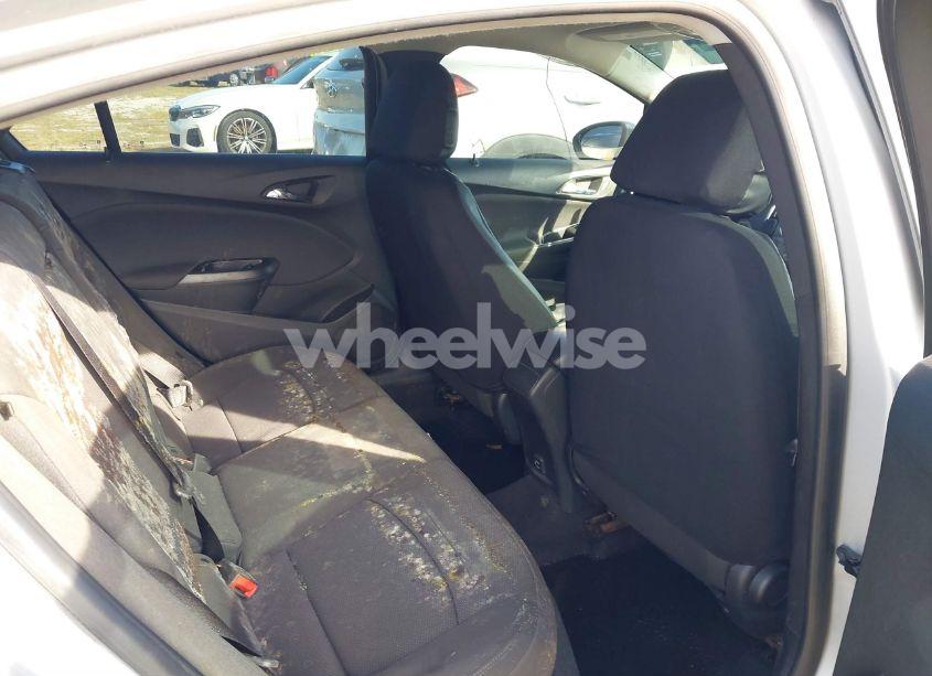 Photo 8 of 2019 Chevrolet Cruze LT (VIN 1G1BE5SM5K7122735)