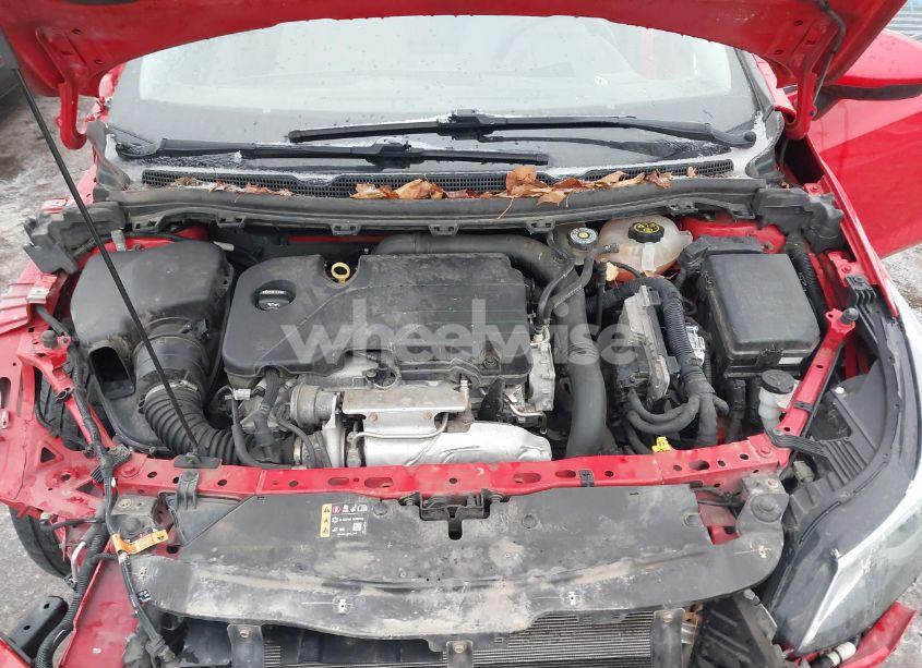 Photo 10 of 2019 Chevrolet Cruze LT (VIN 1G1BE5SM5K7139499)