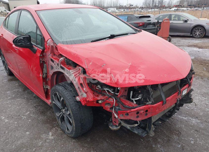 Photo 12 of 2019 Chevrolet Cruze LT (VIN 1G1BE5SM5K7139499)