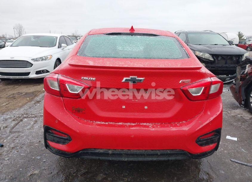 Photo 17 of 2019 Chevrolet Cruze LT (VIN 1G1BE5SM5K7139499)