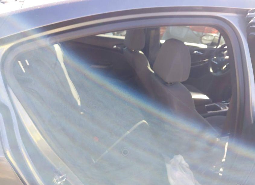 Photo 8 of 2019 Chevrolet Cruze LT (VIN 1G1BE5SM5K7139776)