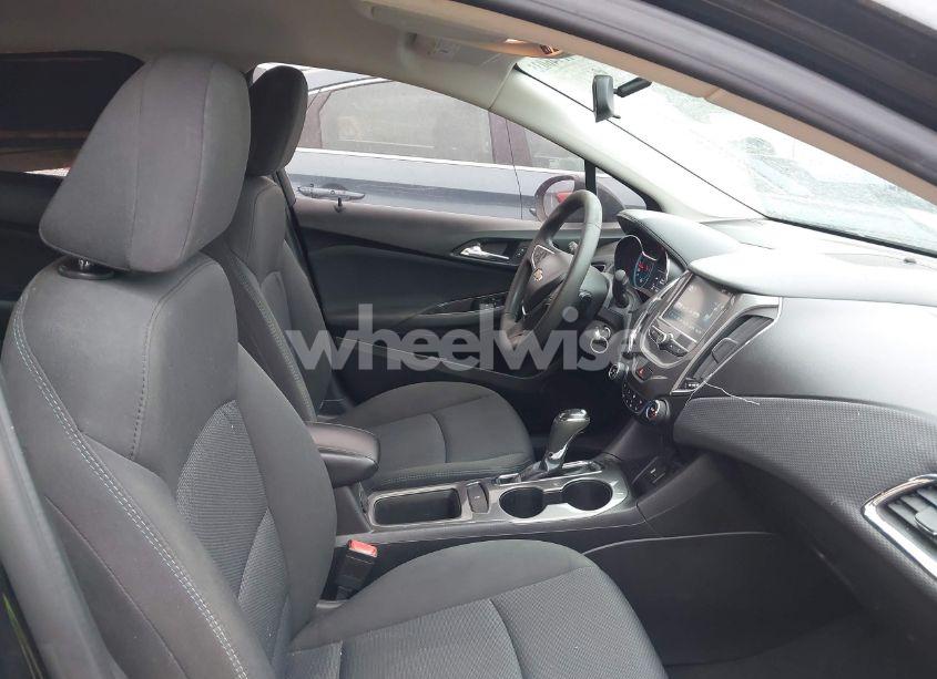 Photo 5 of 2016 Chevrolet Cruze LT AUTO (VIN 1G1BE5SM6G7275535)