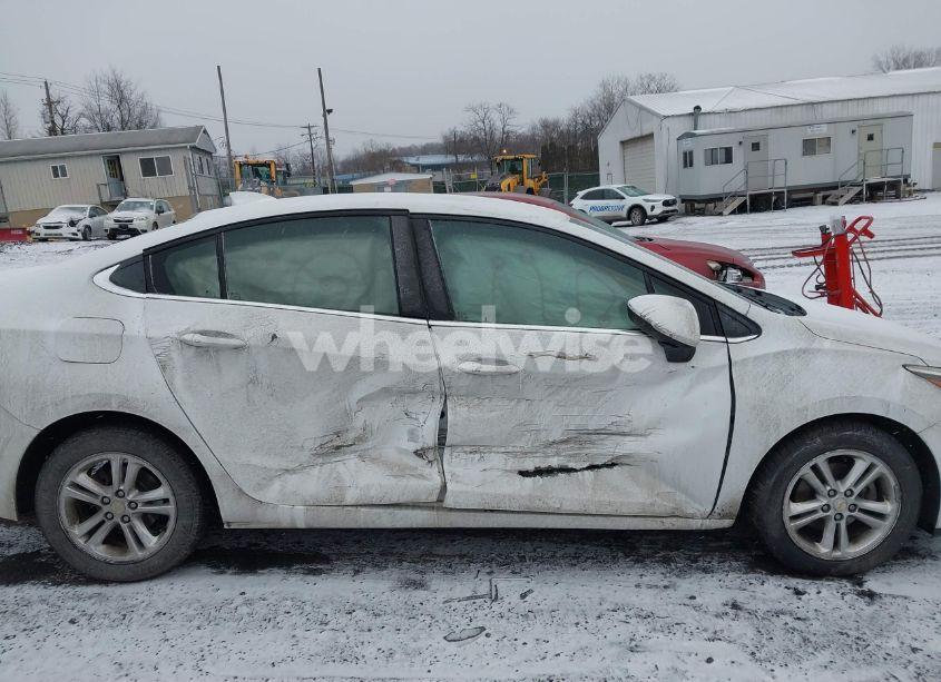 Photo 6 of 2016 Chevrolet Cruze LT AUTO (VIN 1G1BE5SM6G7285899)