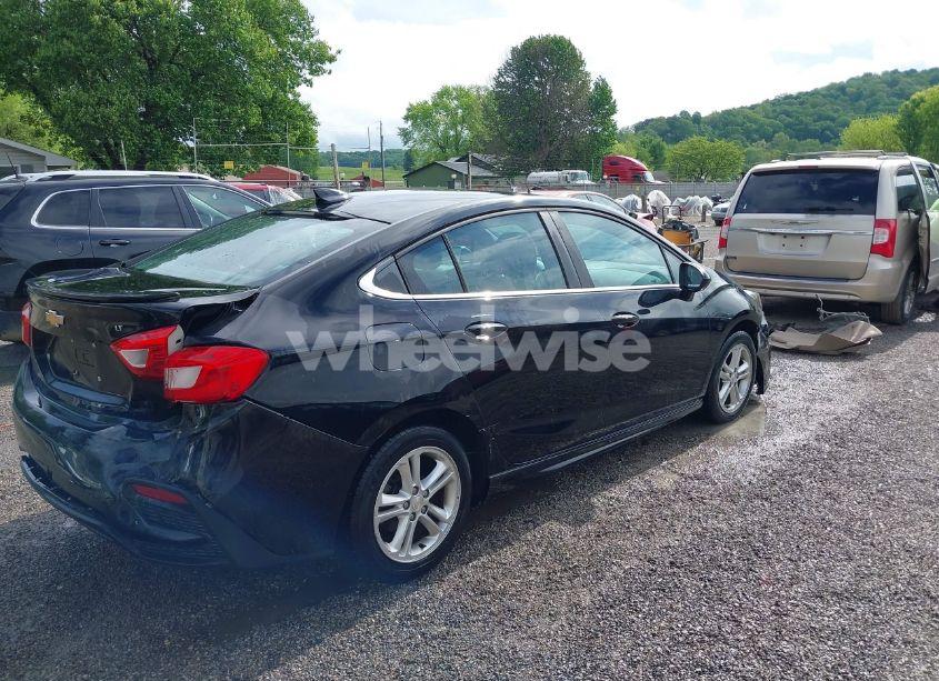 Photo 4 of 2016 Chevrolet Cruze LT AUTO (VIN 1G1BE5SM6G7324040)