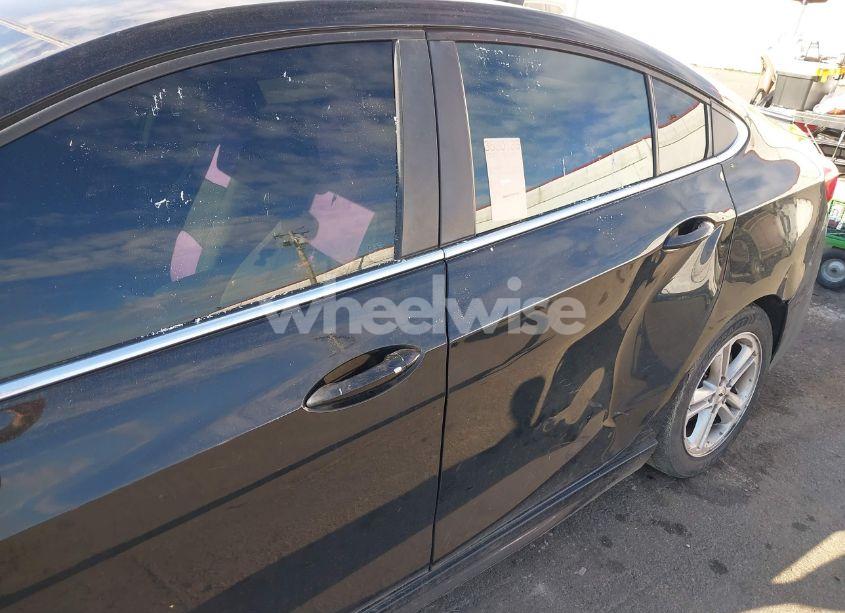 Photo 18 of 2016 Chevrolet Cruze LT AUTO (VIN 1G1BE5SM6G7328363)