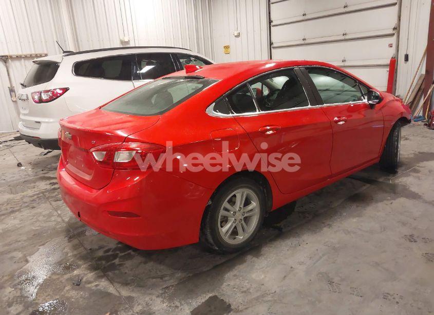 Photo 4 of 2017 Chevrolet Cruze LT AUTO (VIN 1G1BE5SM6H7100302)