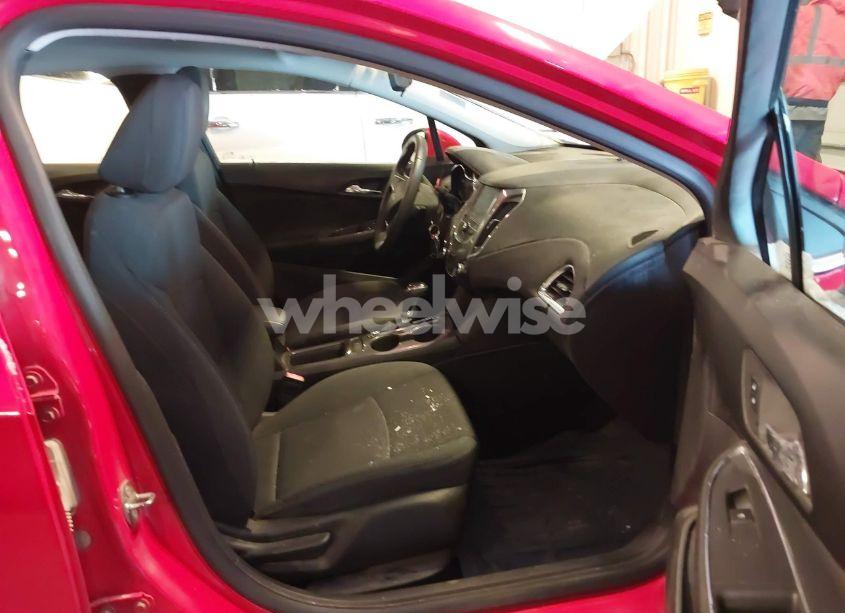 Photo 5 of 2017 Chevrolet Cruze LT AUTO (VIN 1G1BE5SM6H7100302)